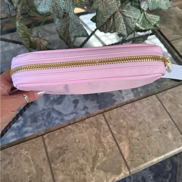 Stoney Clover Lane accessory bag - Picture 3 of 7